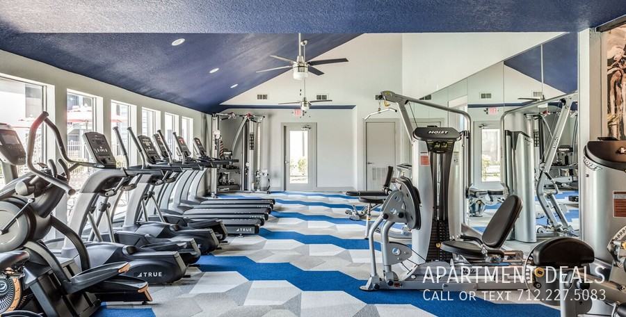 10940 Meadowglen Ln #516 - Photo 2 of 11