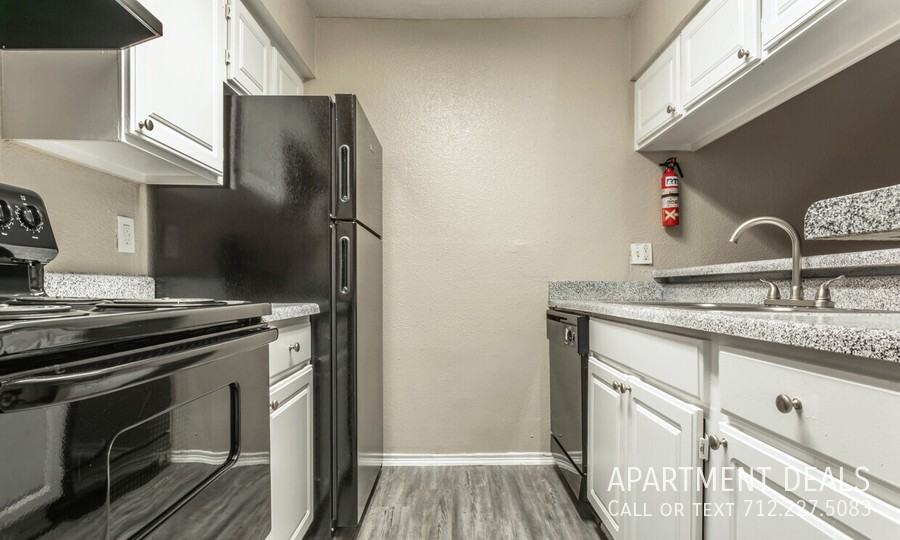 3406 Woodchase Dr #519 - Photo 5 of 50