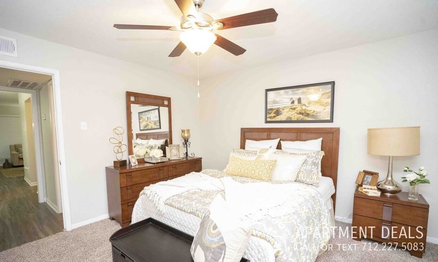 Kempwood Dr #559 - Photo 3 of 50