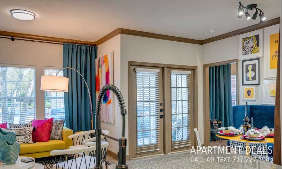 9117 Lakes At 610 Dr #582 - Photo 5 of 35