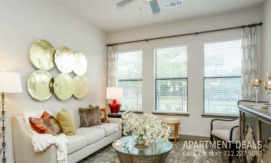 2061 S Gessner Rd #717 - Photo 7 of 50