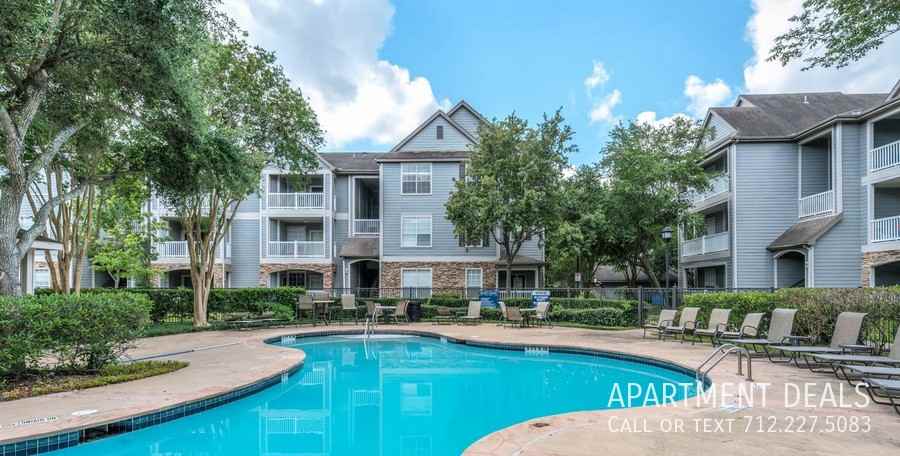 12366 Richmond Ave Apt 2115 #948 - Photo 2 of 8