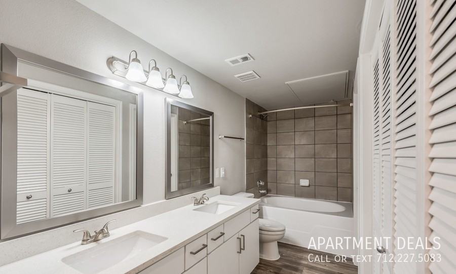 12366 Richmond Ave Apt 2115 #948 - Photo 7 of 8