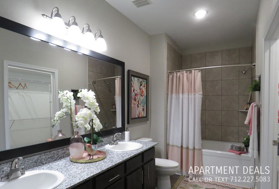 1772 Park View Ct #979 - Photo 3 of 50