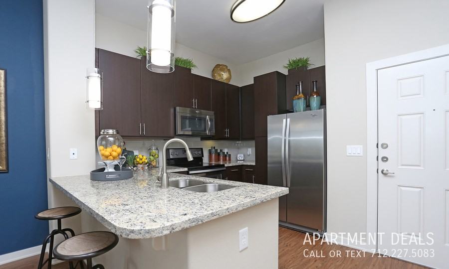 813 S Post Oak Ln #1128 - Photo 3 of 49