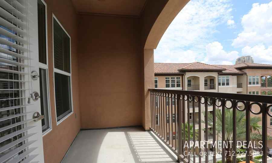 813 S Post Oak Ln #1128 - Photo 5 of 49