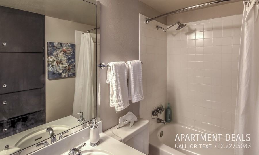 Seaspray Ct #1801 - Photo 5 of 47