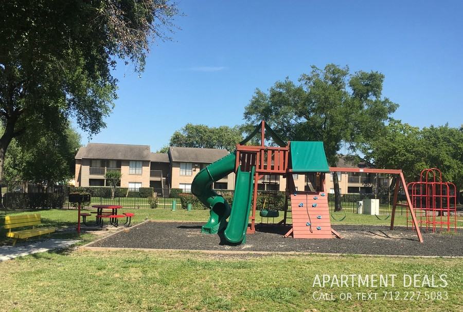 206 Spinwood Dr #1838 - Photo 3 of 8