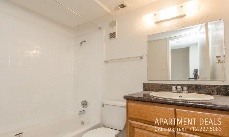 5915 Ranchester Dr #2001 - Photo 6 of 36