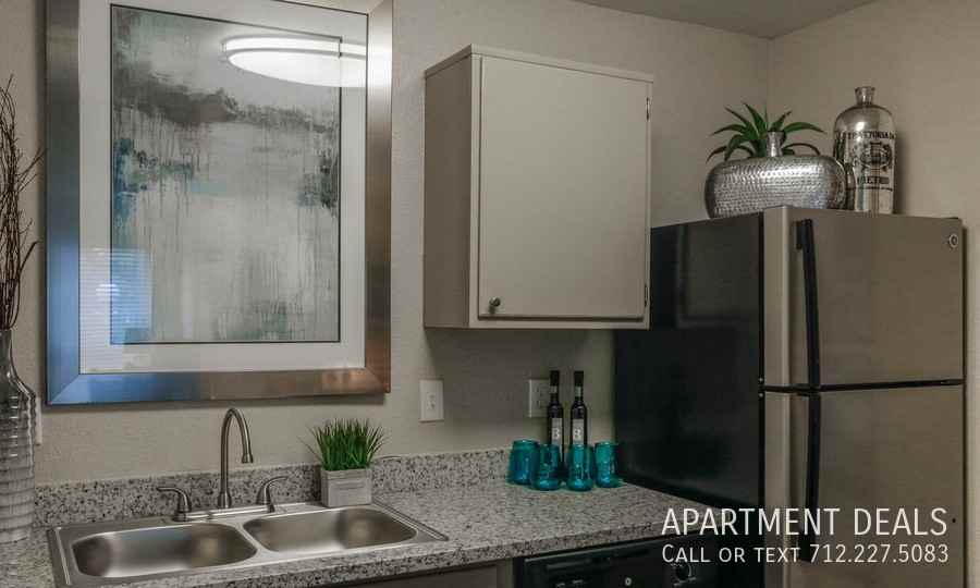 Meadowglen Ln #2005 - Photo 5 of 50