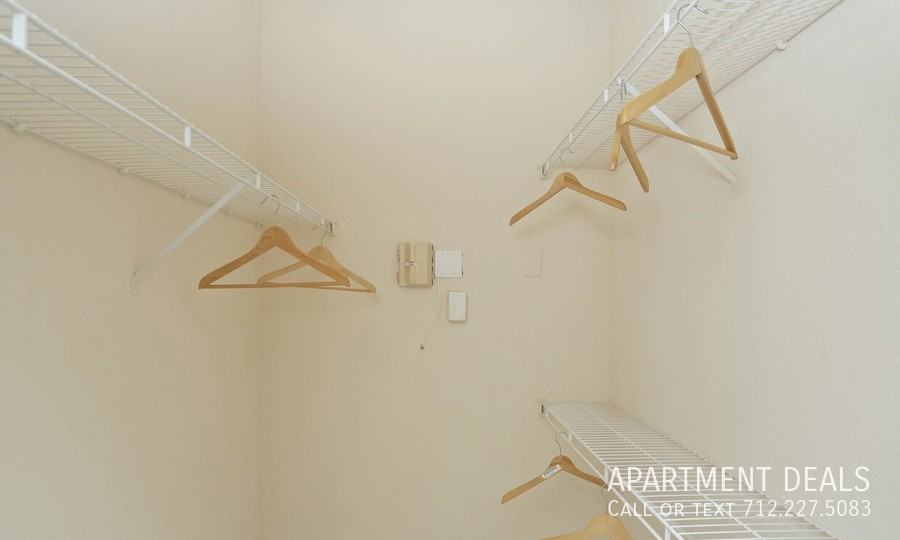 2927 Briarpark Dr #2015