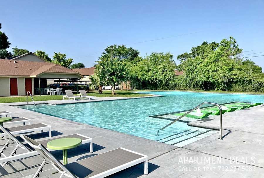 1707 Upland Dr #2043 - Photo 2 of 38