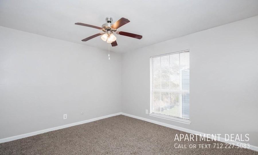 2007 Laverne St #2288 - Photo 5 of 29