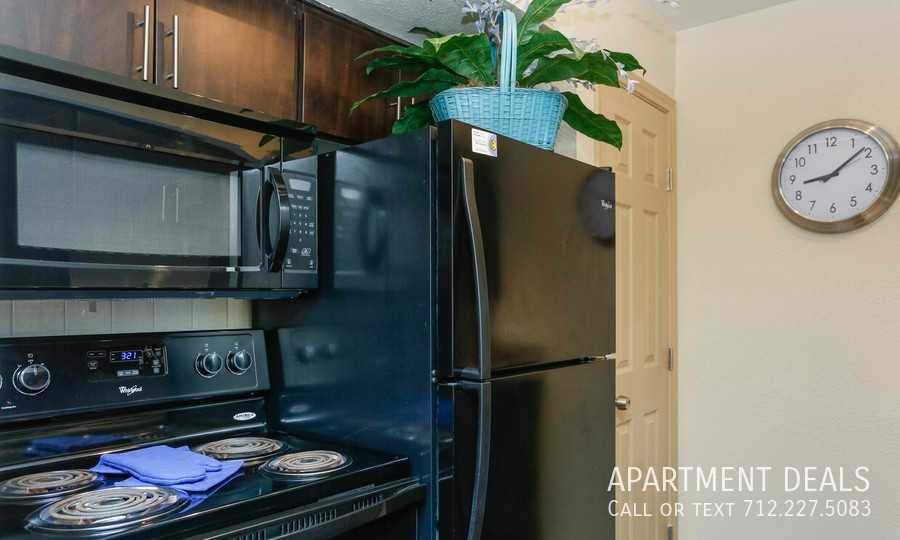 1226 Posey St #2918 - Photo 4 of 21