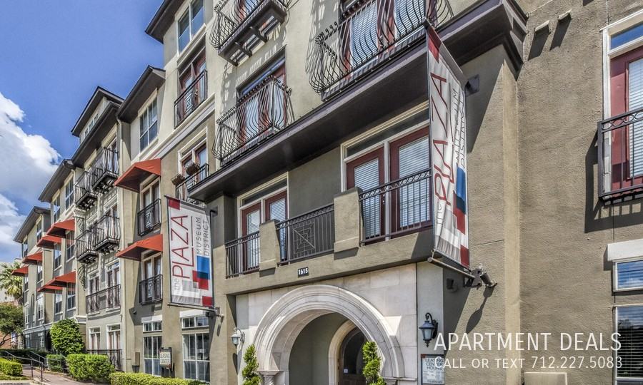 1319 Hermann Dr #2983