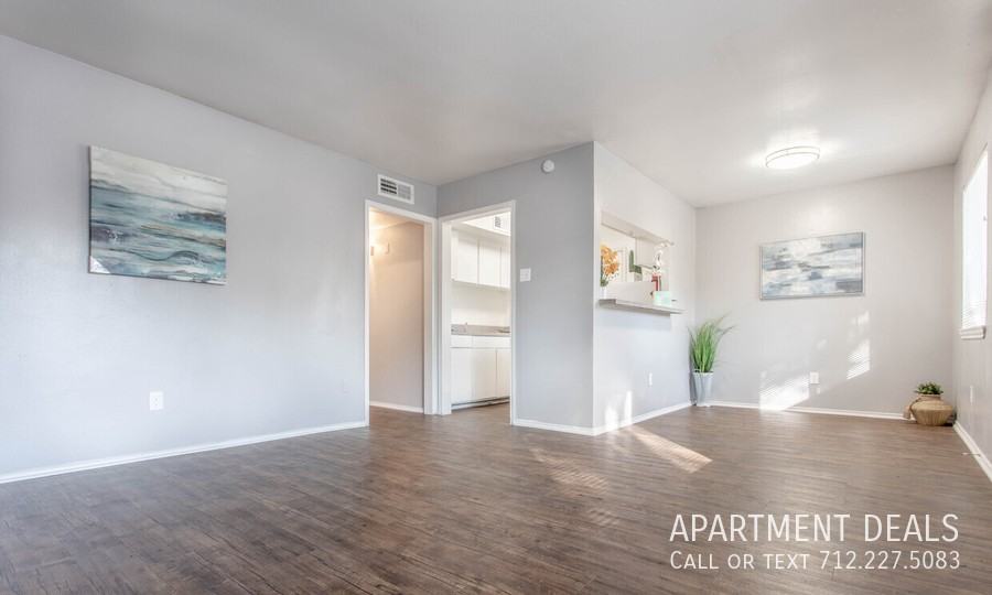 603 W Donovan St #3017 - Photo 3 of 50