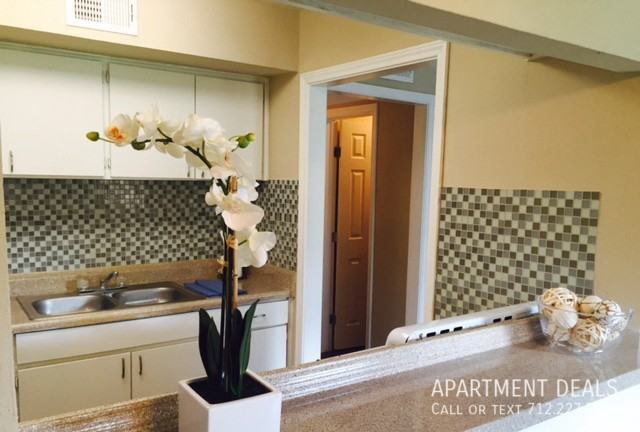 603 W Donovan St #3017 - Photo 5 of 50