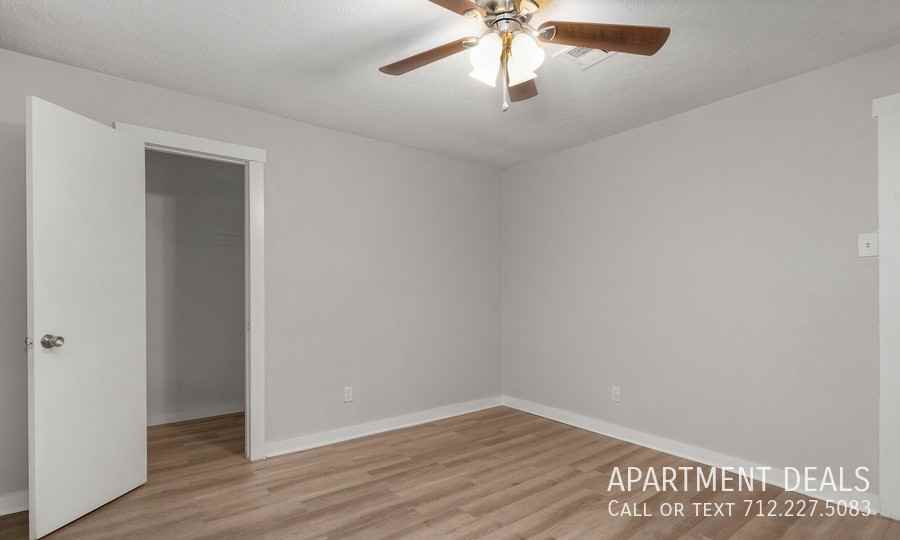 Warner St #3023 - Photo 5 of 18