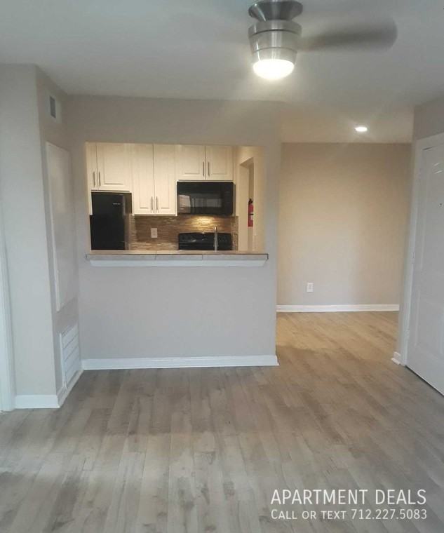 131 W Dyna Dr dashunaymayberry@gmail.com #3164 - Photo 7 of 50