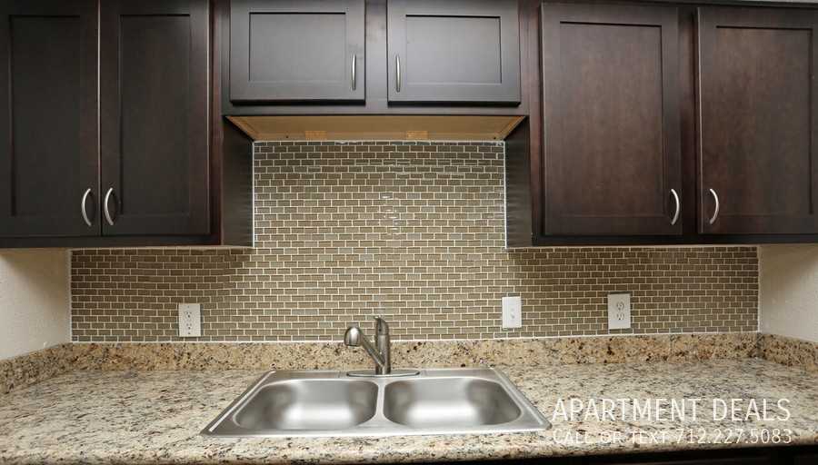 Westview Dr #3229 - Photo 5 of 34