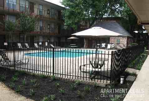 Broadway St #3263 - Photo 2 of 6