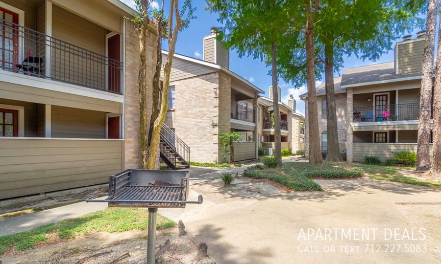 17636 Wayforest Dr #3321 - Photo 5 of 50