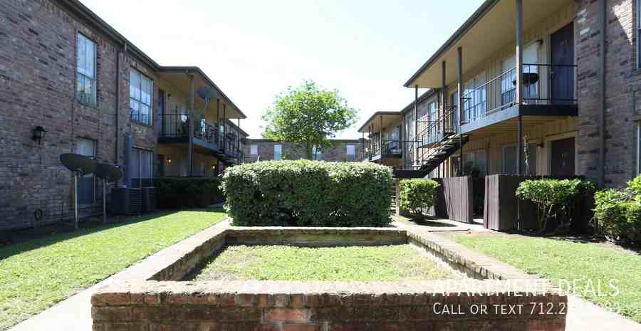 Emnora Ln #3423 - Photo 4 of 23