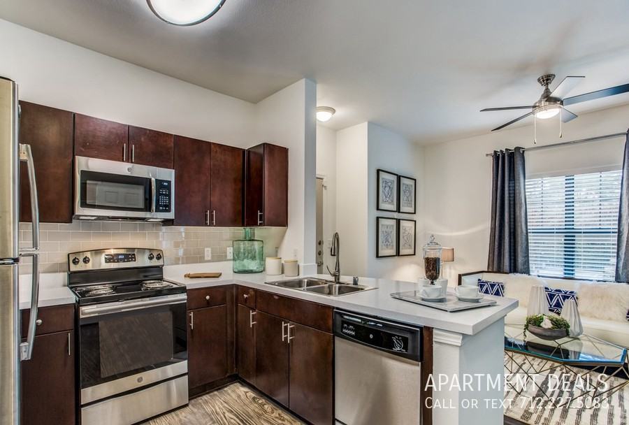 8 Westfield St #3485 - Photo 5 of 19