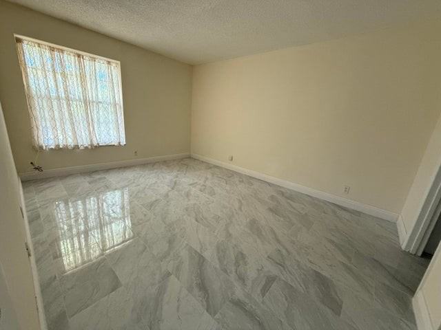 470 Northwest 20th Street - Photo 5 of 6