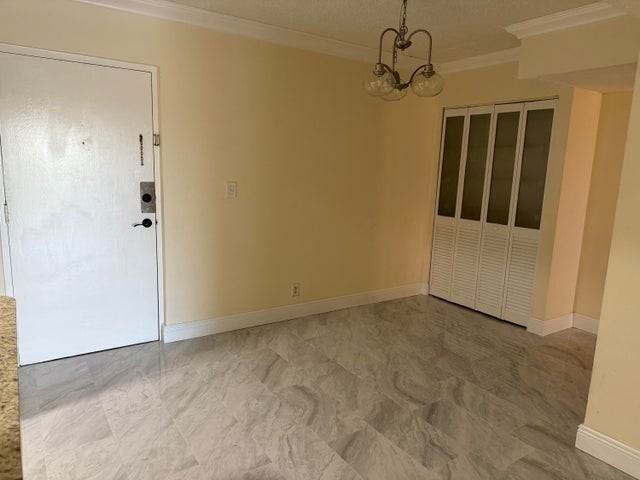 470 Northwest 20th Street - Photo 3 of 6