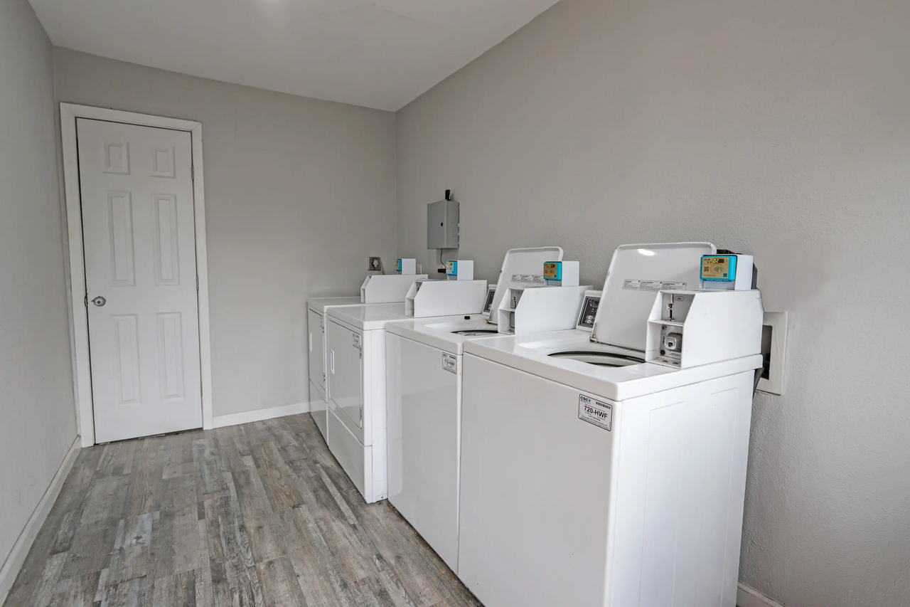 Bachman Place Apartments - Photo 4 of 6