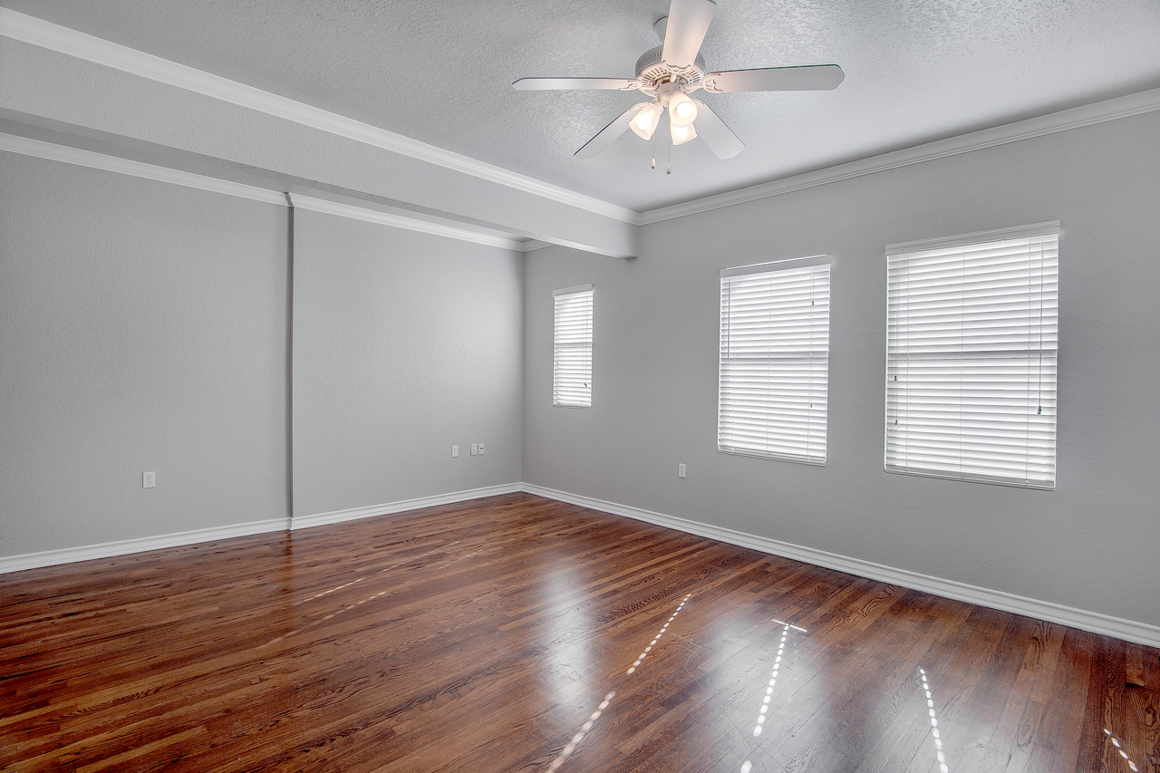 The Sasha at University - Photo 5 of 15