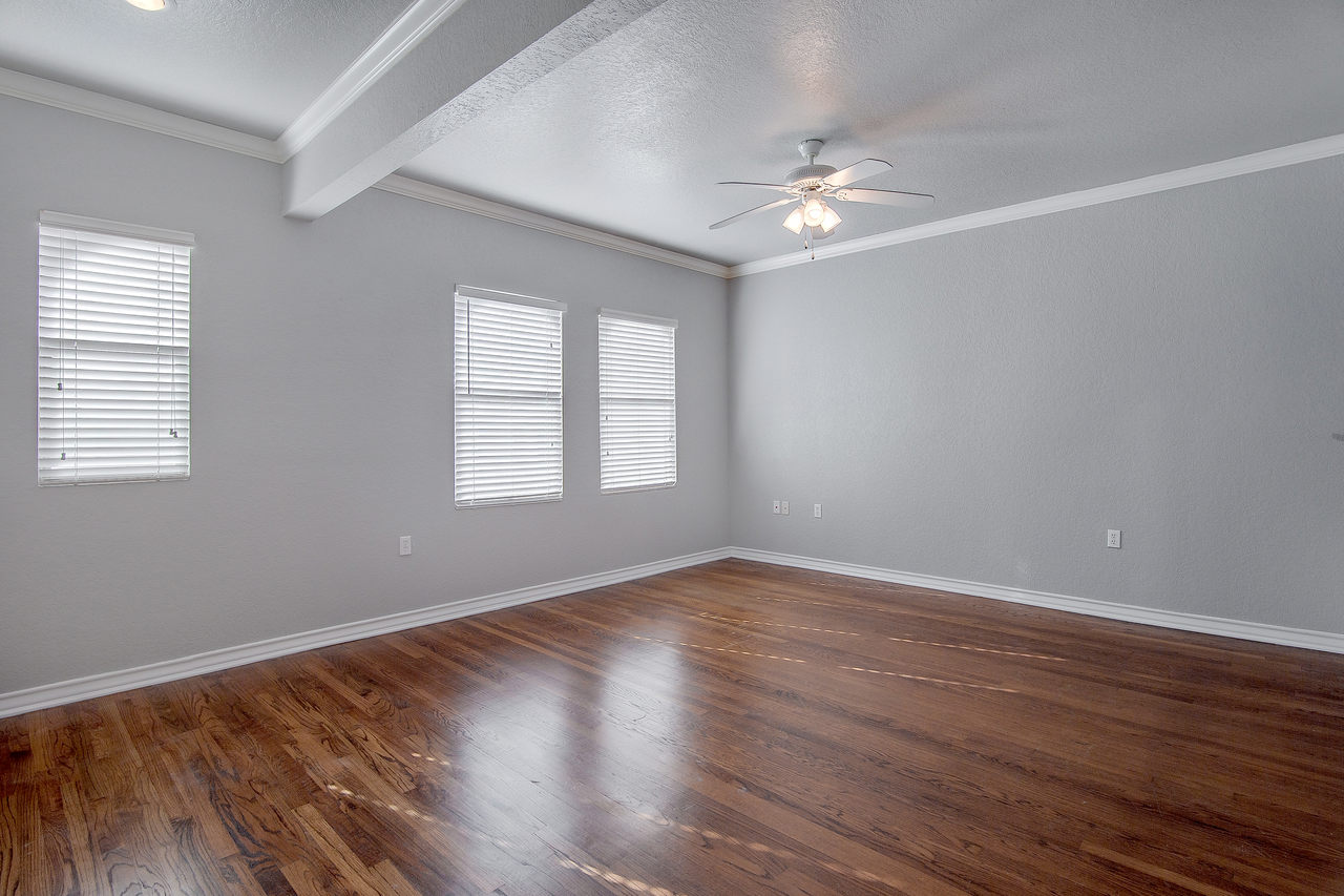 The Sasha at University - Photo 6 of 15