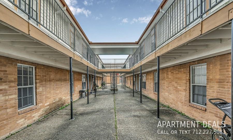 Plainview St #4433 - Photo 4 of 12