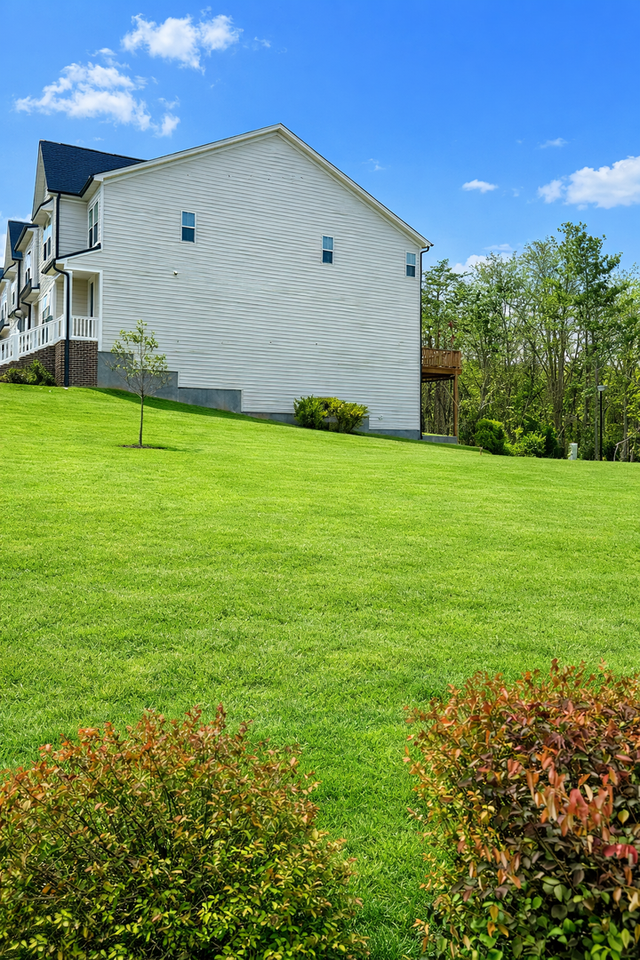 108 Glencoe Ln - Photo 2 of 26