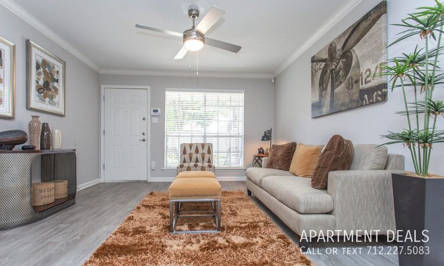 Interstate 45 #1275 - Photo 2 of 28