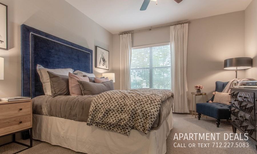 21134 Spring Town Dr #1292 - Photo 4 of 50