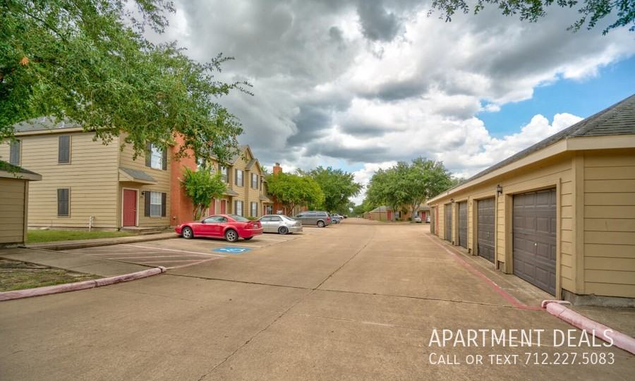 12909 Sugar Ridge Blvd #3838 - Photo 5 of 35