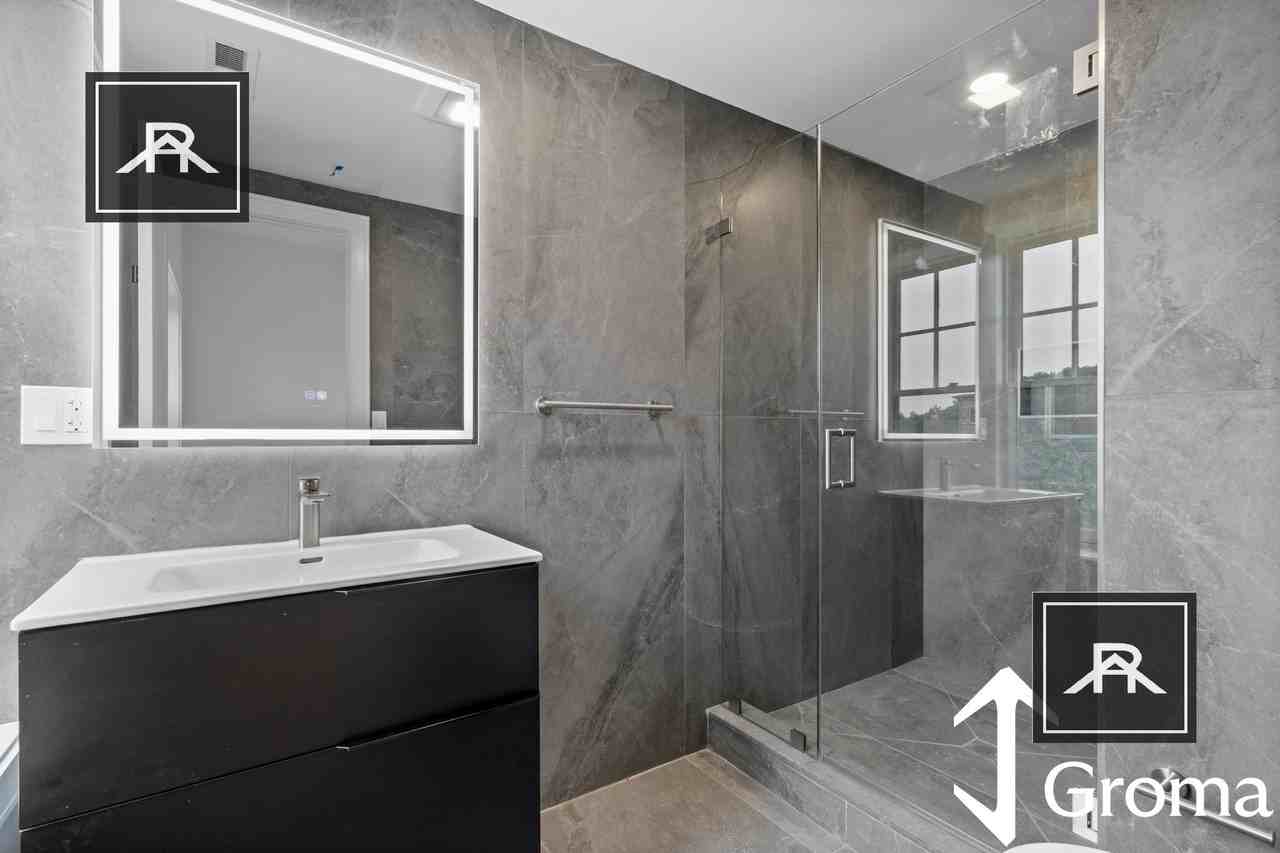 1582 Beacon St #100 - Photo 7 of 17