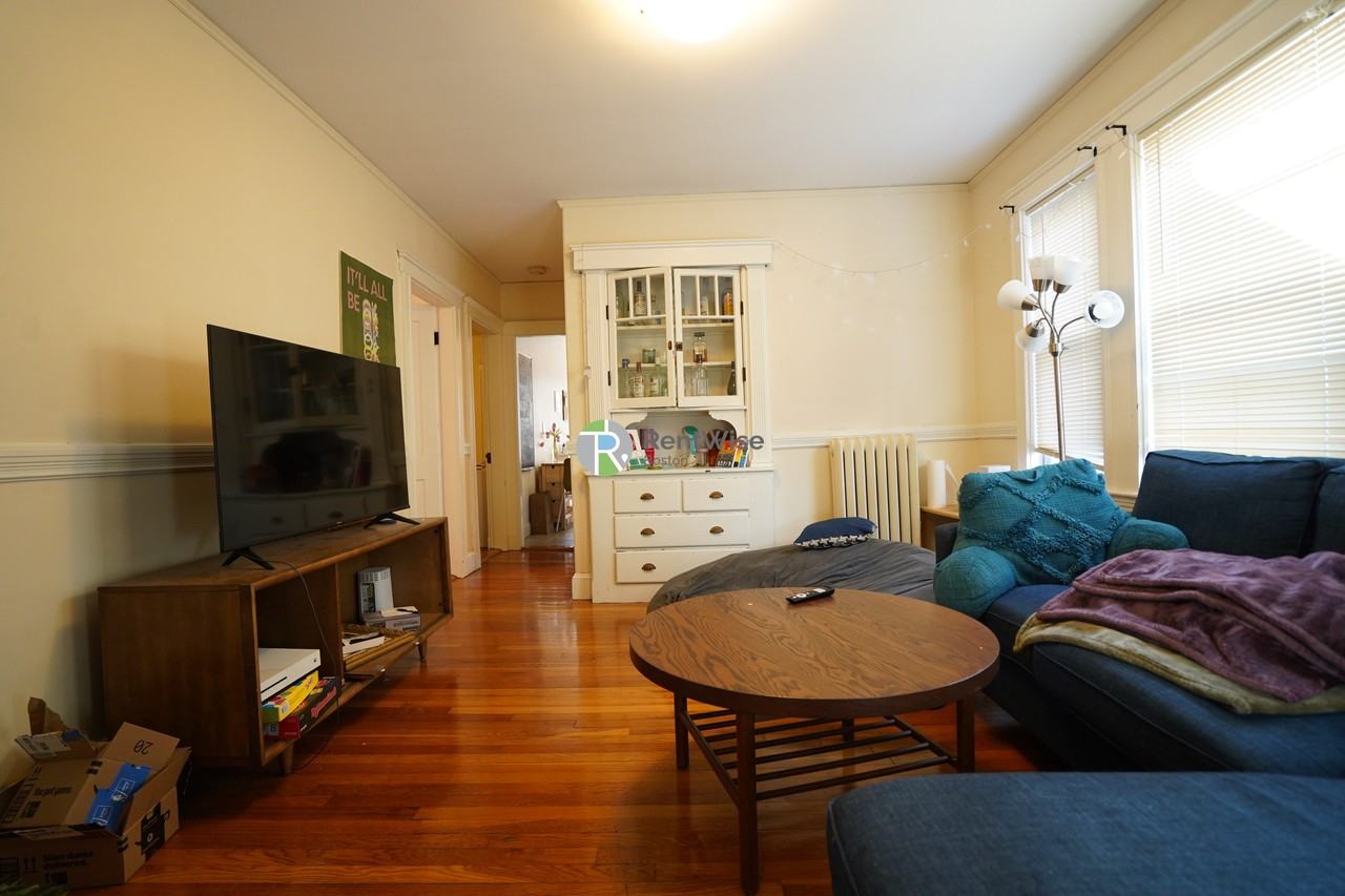 22 Edison Ave #1 - Photo 3 of 17