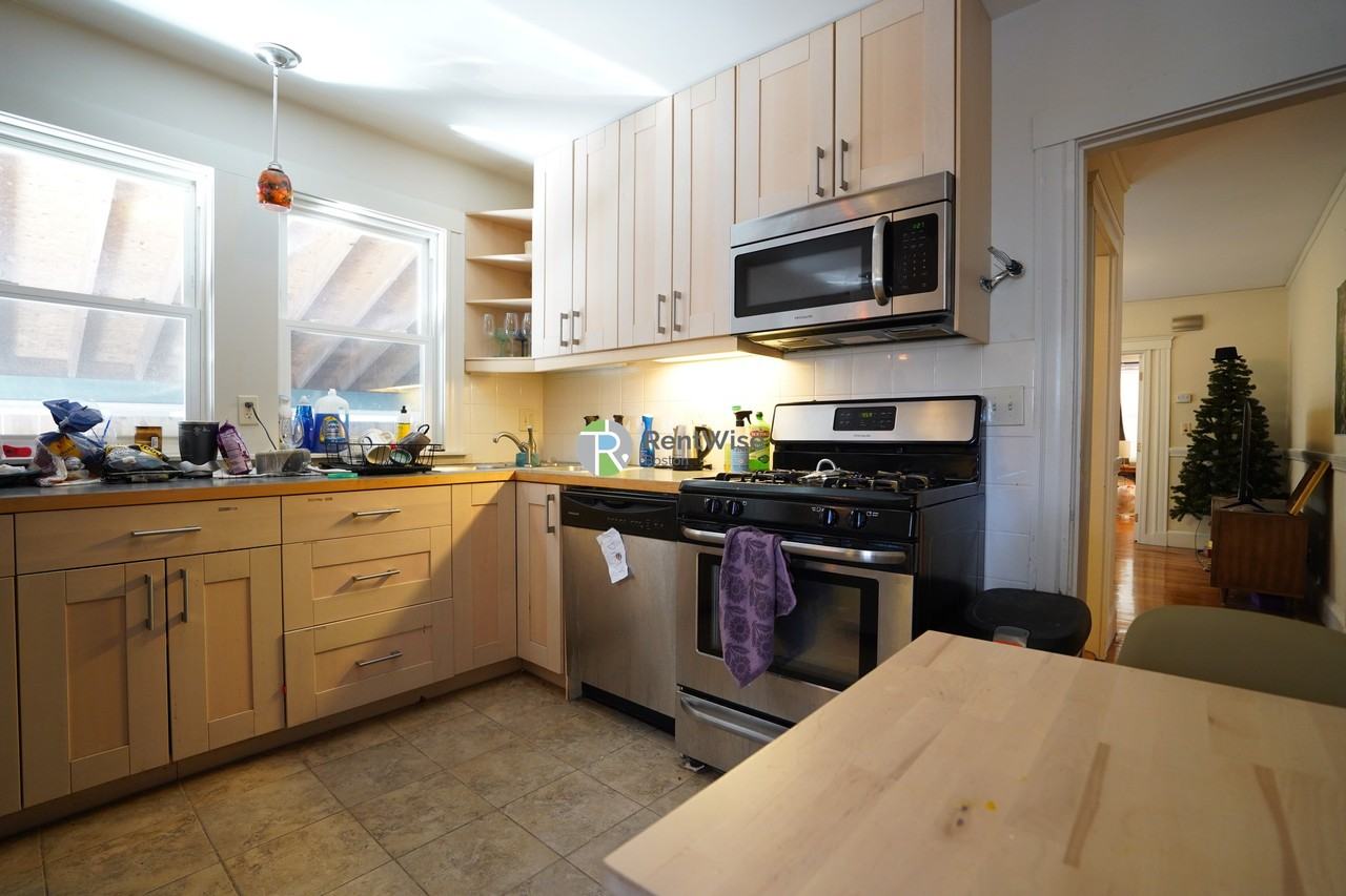 22 Edison Ave #1 - Photo 5 of 17