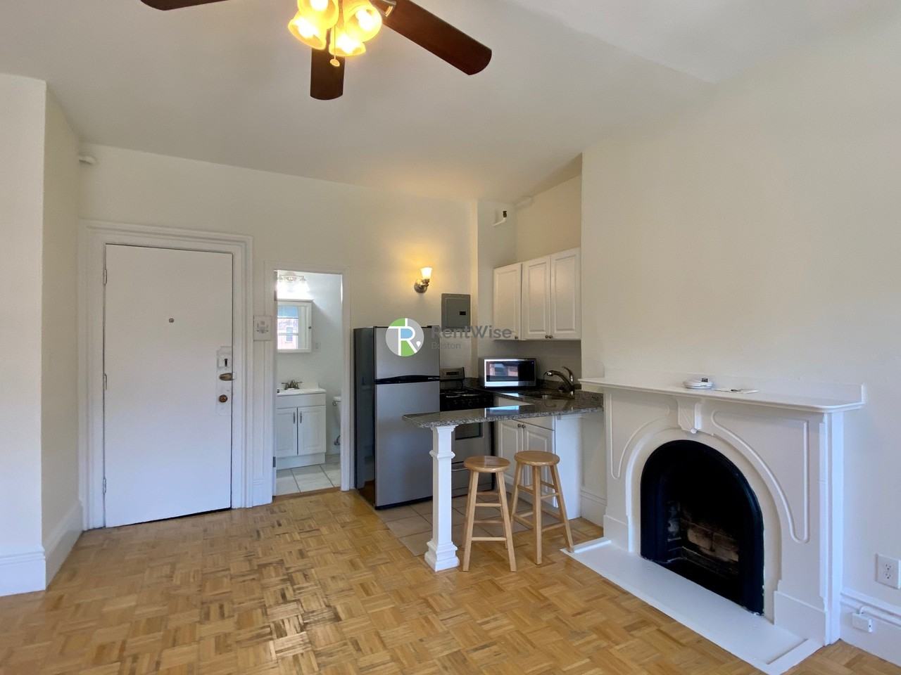 90 Charles St #32 - Photo 4 of 16