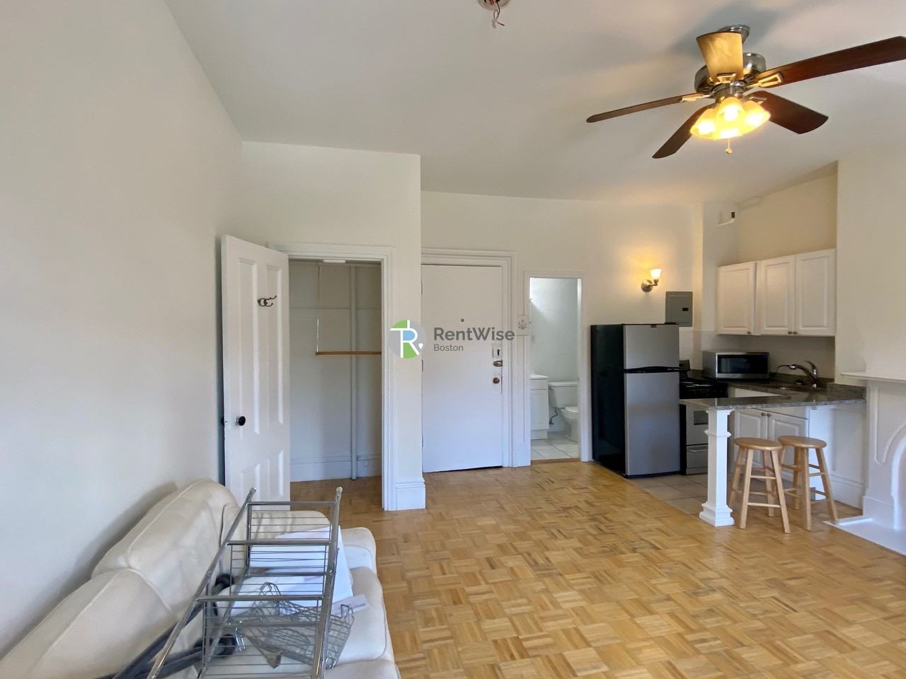 90 Charles St #32 - Photo 7 of 16