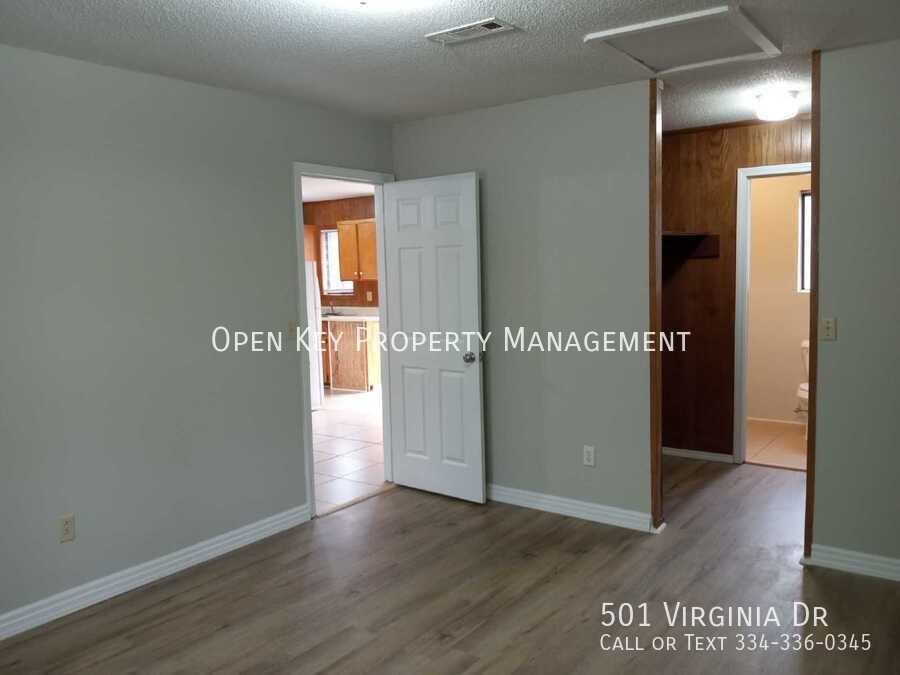 501 Virginia Dr - Photo 5 of 8