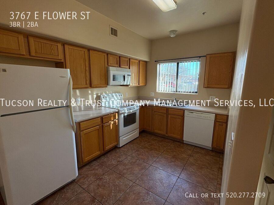 3767 E Flower St - Photo 5 of 17