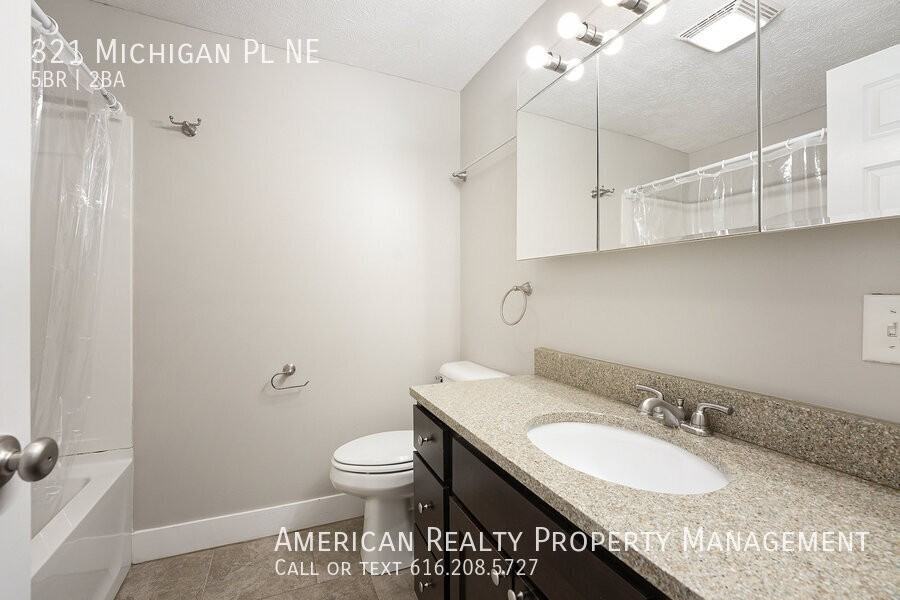 321 Michigan Pl Ne - Photo 7 of 18