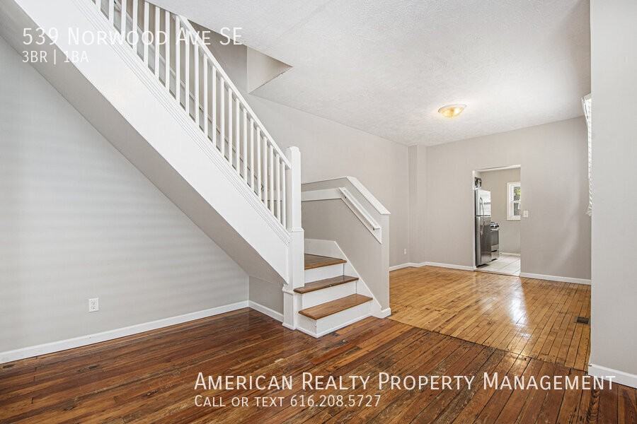 539 Norwood Ave Se - Photo 2 of 18