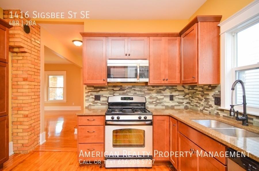 1416 Sigsbee St Se - Photo 4 of 16