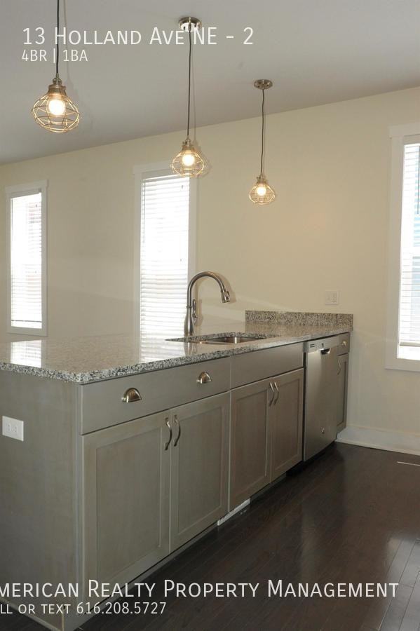 13 Holland Ave Ne #2 - Photo 4 of 12