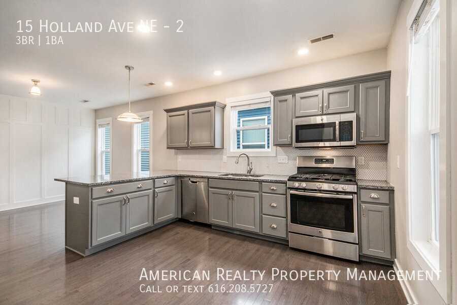 15 Holland Ave Ne #2 - Photo 6 of 17